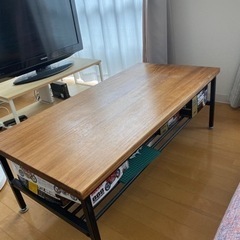 テーブル