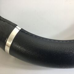 【美品】自動車用ハンドルカバーの画像