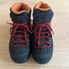 Columbia 
ハイキング　ブーツの画像