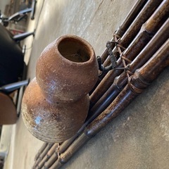 サインあり 陶芸花瓶付き 垂撥 スイハツ 5本組 竹製 垂発 短冊掛け 花入掛け 扇子掛け すいはつ 短冊掛 花入掛 茶道具 華道具の画像