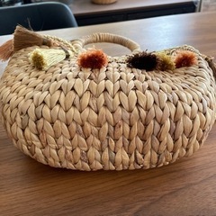 レディース　ファッション　カゴバッグ　タッセル付きの画像
