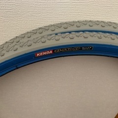 自転車用タイヤ２本・チューブ付き 