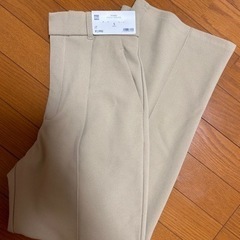 GU  カットソースラックス ベージュ