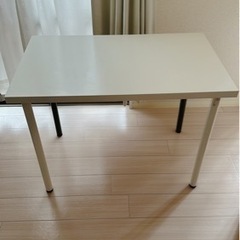 IKEA テーブル白の画像