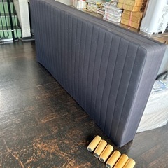 決まりましたシングル足つきベッド