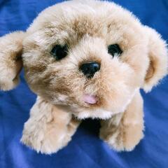かわいく動く犬のぬいぐるみ