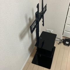 シンプルガラス板のテレビスタンドの画像