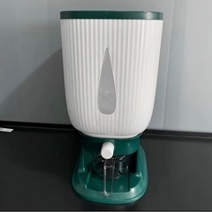 【美品】米ディスペンサー収納容器❤10k　米びつ　大容量　防湿　防虫　保存容器　米桶の画像