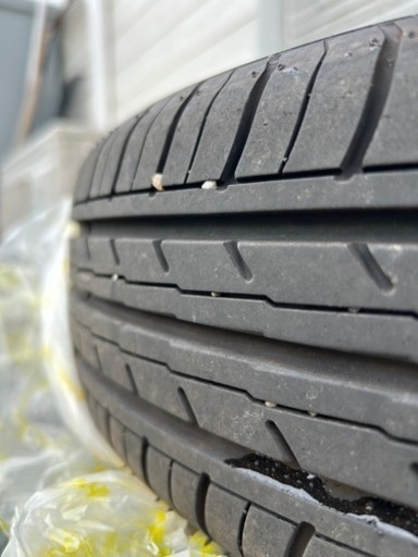 車のパーツ タイヤ、ホイール