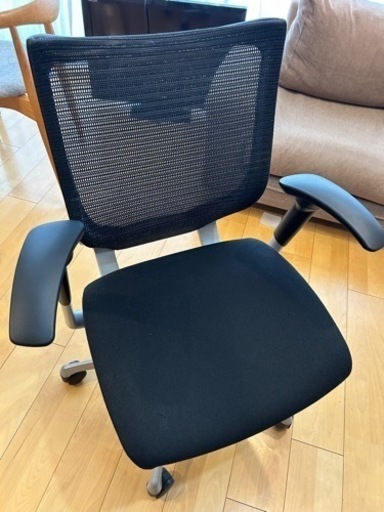 定価15万円　高級オフィスチェア　オカムラ　バロンチェア