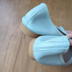 【ほぼ新品】24cm水色パンプス　VIVIANの画像