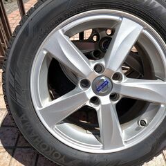 タイヤ　ホイール　VOLVO V40 純正アルミ　YOKOHAMA IceGUARDE iG60 205/55R16　7Jx16x50 PCD108の画像