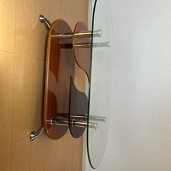 ガラスローテーブルの画像