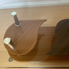 ガラスローテーブルの画像