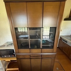 Amazon | XUDREZ 食器棚 一人暮らし おしゃれ 北欧風 木製 食器棚 スリム 調味料入れ 収納棚 扉付き 防塵 頑丈 コンパクト  キッチン収納 ミニキャビネット キッチン用品 収納家具 (62×23×48cm,ブラウン) | XUDREZ | 食器棚