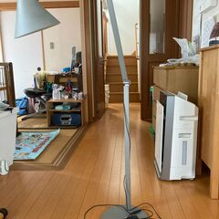 ルイスポールセン　フロアランプ