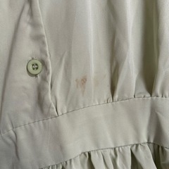 背中見せ服ワンピースの画像