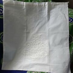 【未使用】レース飾り　きんちゃく型大型　ランドリー入れの画像