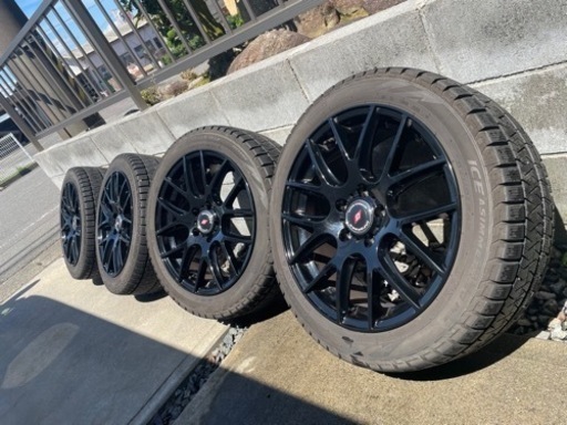 車のパーツ タイヤ、ホイール