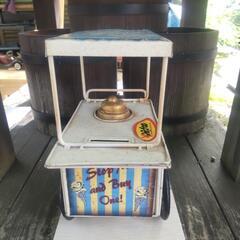 珍品10000円値引き😱ブリキの屋台車の画像