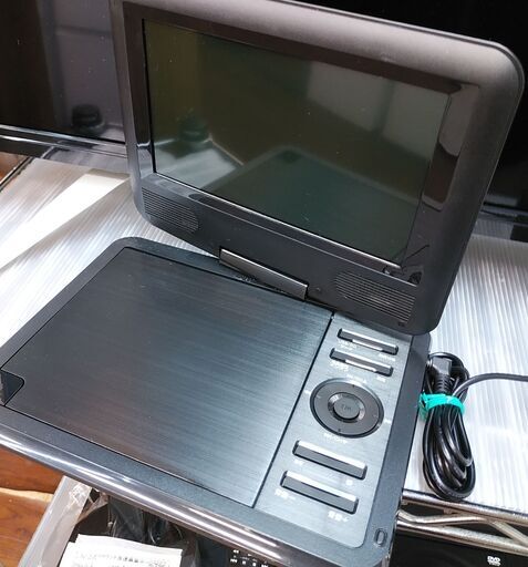 品質保証☆配達有り！3000円(税別）7型 ポータブルDVDプレーヤー リモコン無し
