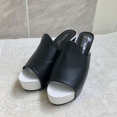 ヒールの高いお洒落サンダル（女性用）の画像