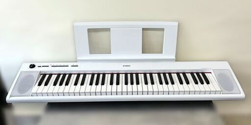 【自社配送は札幌市内限定】YAMAHA/ヤマハ 電子キーボード piaggero/ピアジェーロ NP-12WH 61鍵盤 2018年製 ホワイト ソフトケース付き 動作OK 中古【USED】