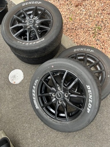 車のパーツ タイヤ、ホイール