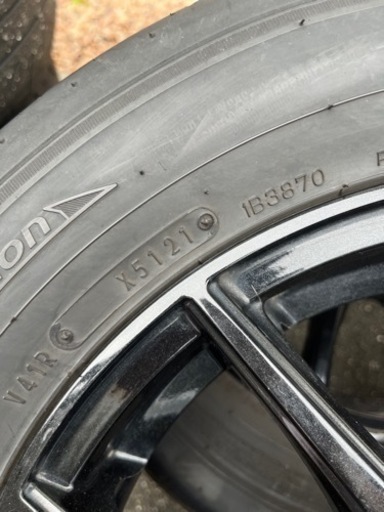 車のパーツ タイヤ、ホイール