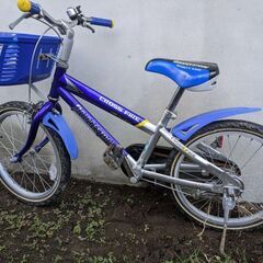 男の子用18インチ補助輪付き自転車