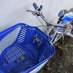 男の子用18インチ補助輪付き自転車の画像