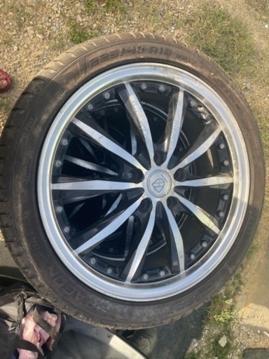 車のパーツ タイヤ、ホイール