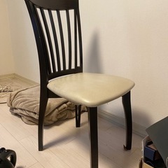 ダイニングテーブルの画像