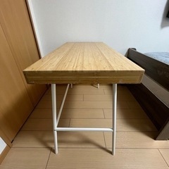 デスク・テーブルの画像