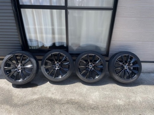 車のパーツ タイヤ、ホイール