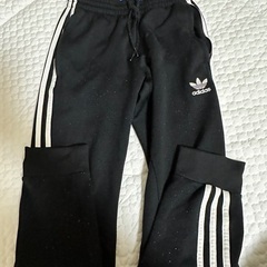 週末限定価格！adidas ボトムス