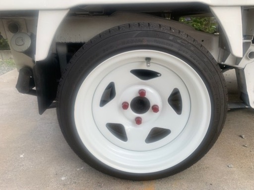 車のパーツ タイヤ　ホイール