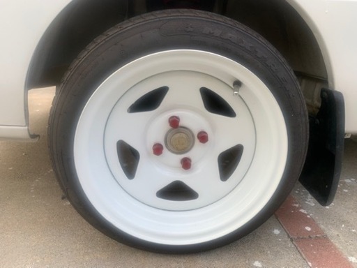 車のパーツ タイヤ　ホイール