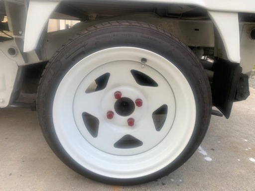 車のパーツ タイヤ　ホイール