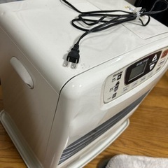 お値下げ！家電 季節、空調家電 ファンヒーターの画像
