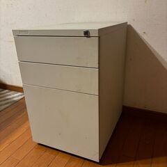 白キャビネット（３引出し）の画像