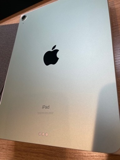 【極美品】Apple iPad Air10.9インチ 第4世代（ケース付）
