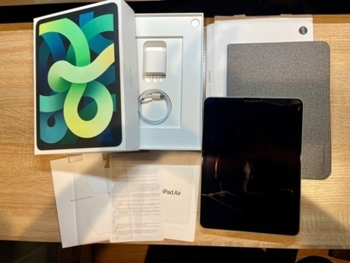 【極美品】Apple iPad Air10.9インチ 第4世代（ケース付）