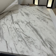 【未使用】ダイニングテーブル　　大理石調ホワイト×ブラック脚の画像