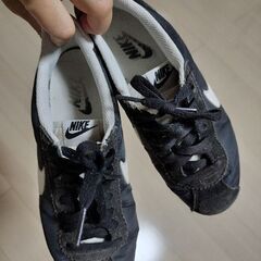 取引中NIKEレディーススニーカー★23〜24cm