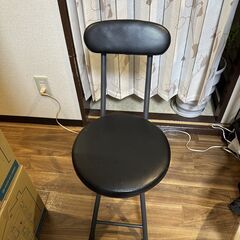 ニトリの折り畳み椅子（黒）４脚　　１脚５００円ですよ！