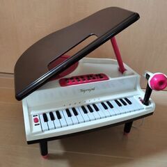 おもちゃのピアノ