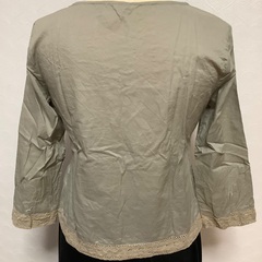 茶系７部袖ブラウスの画像