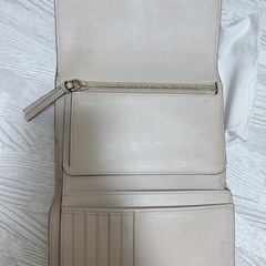 クロエ 財布 人気カラーの画像