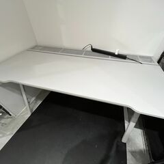IKEA ゲーミングデスクの画像